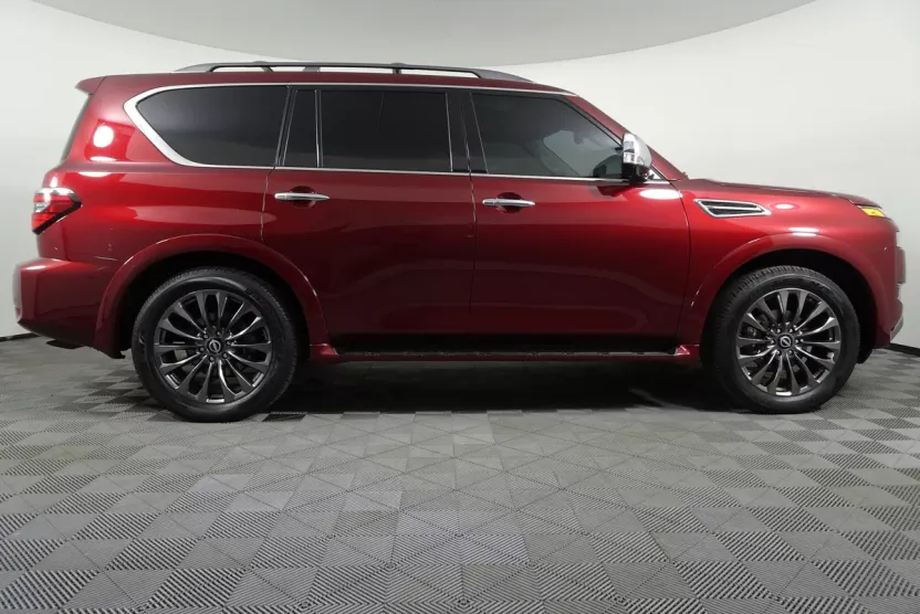 2023 Nissan Armada Platinum photo 1