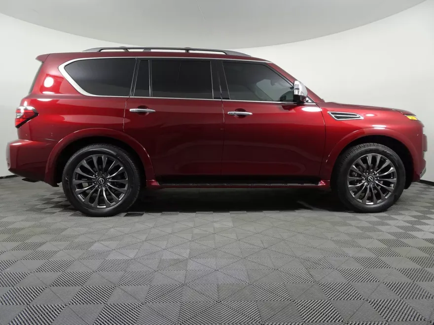 2023 Nissan Armada Platinum photo 1