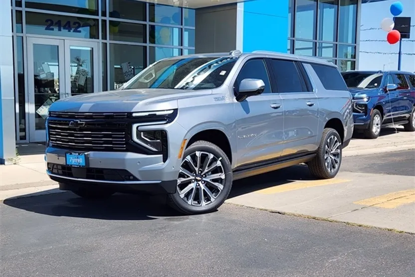 2025 Chevrolet Suburban High Country photo 1