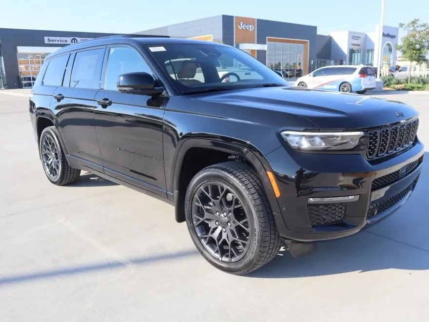 2025 Jeep Grand Cherokee L Summit photo 1