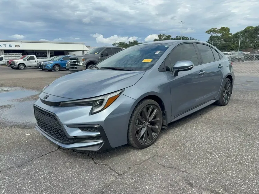 2024 Toyota Corolla SE photo 2