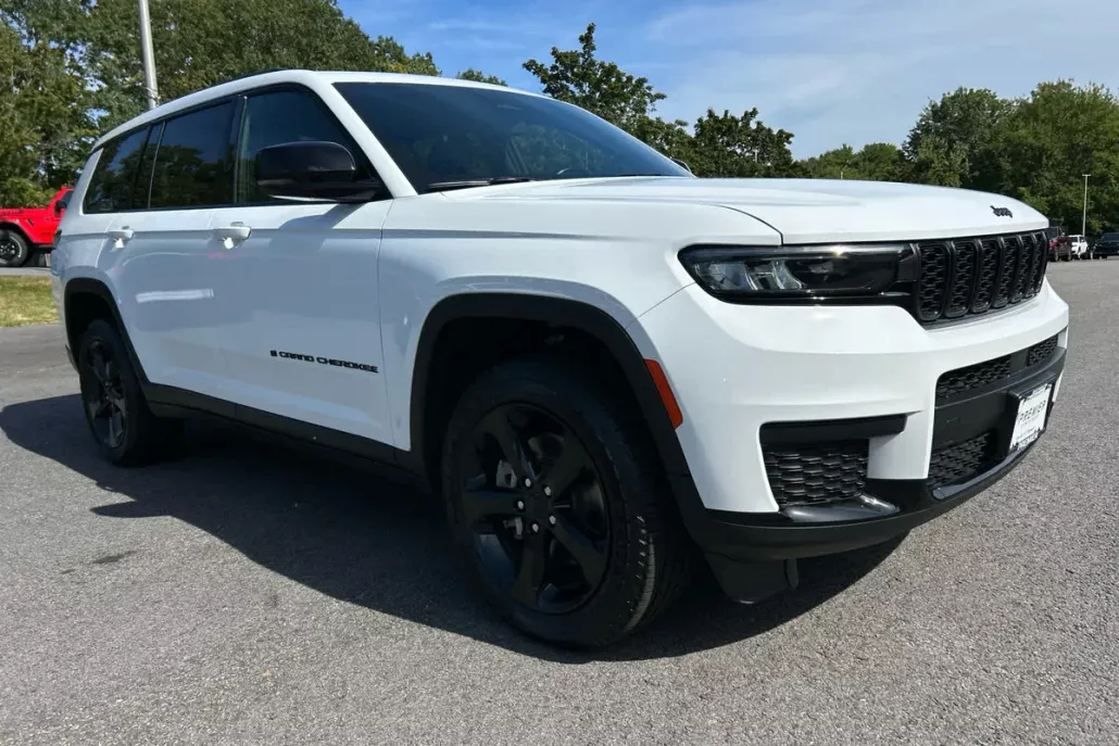 2022 Jeep Cherokee Laredo photo 1