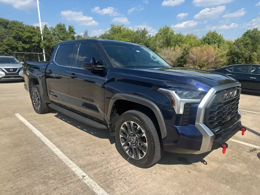 2022 Toyota Tundra Limited photo 1