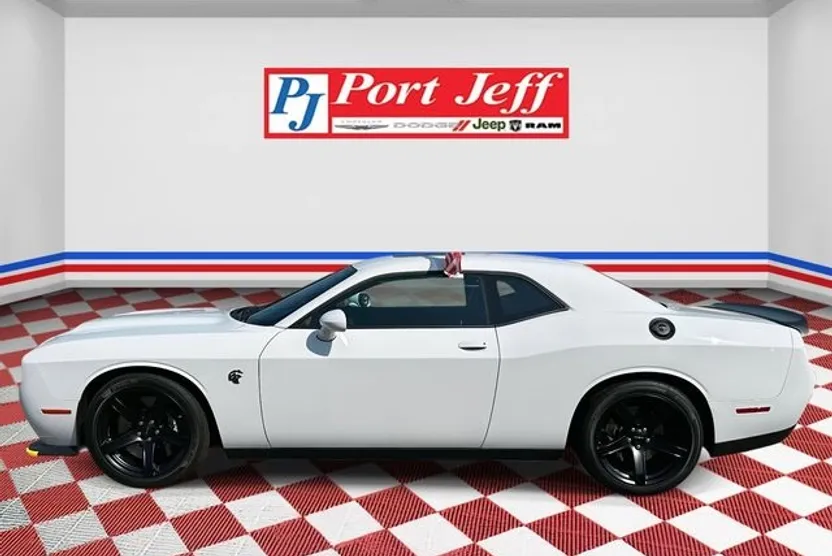 2022 Dodge Challenger SRT8 Hellcat photo 1