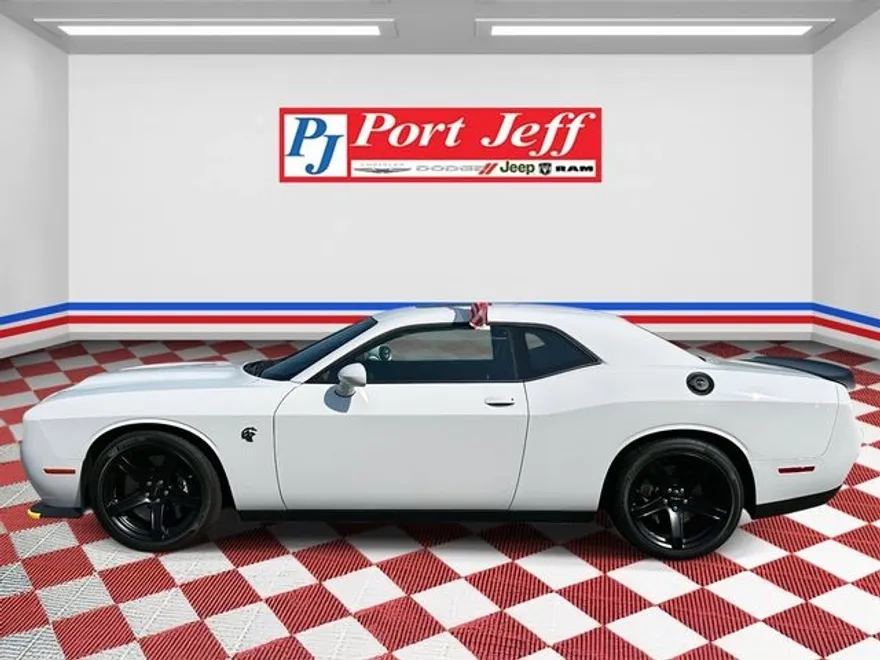 2022 Dodge Challenger SRT8 Hellcat photo 1