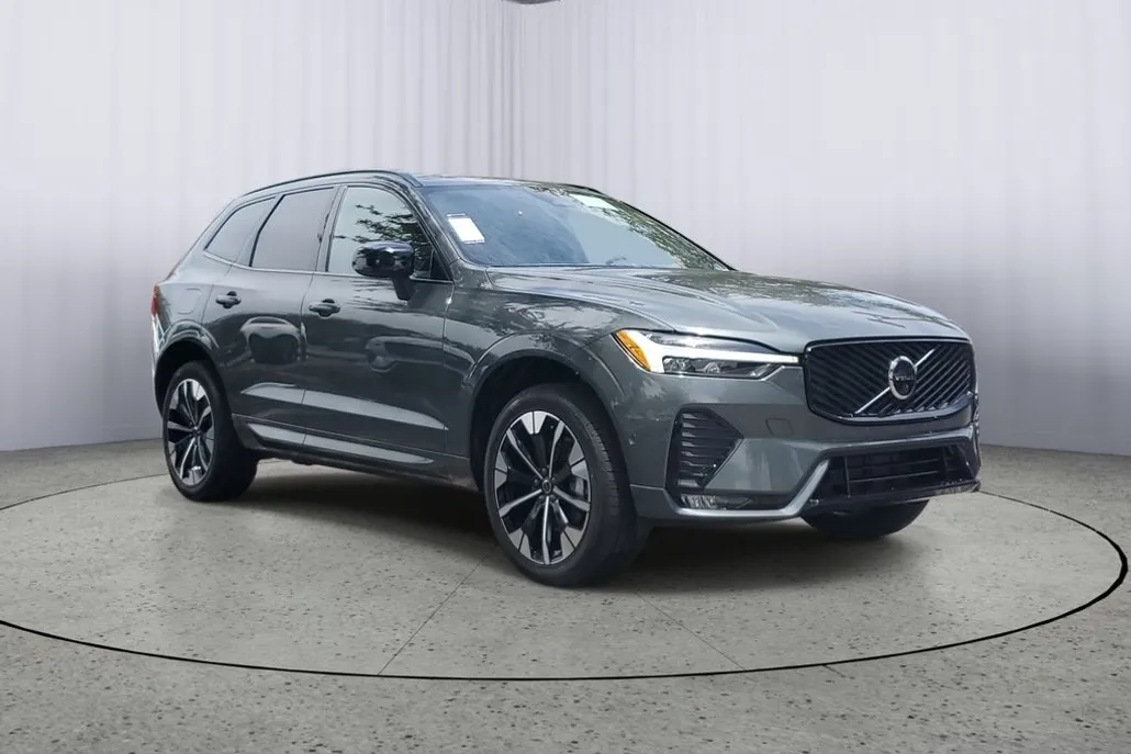 2026 Volvo XC60 B5 Plus photo 1