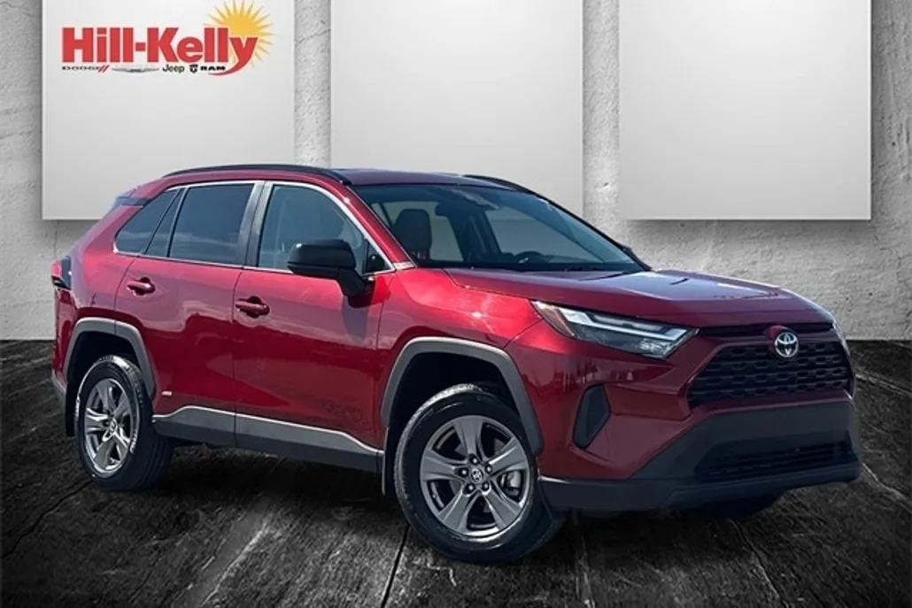2024 Toyota RAV4 LE photo 1