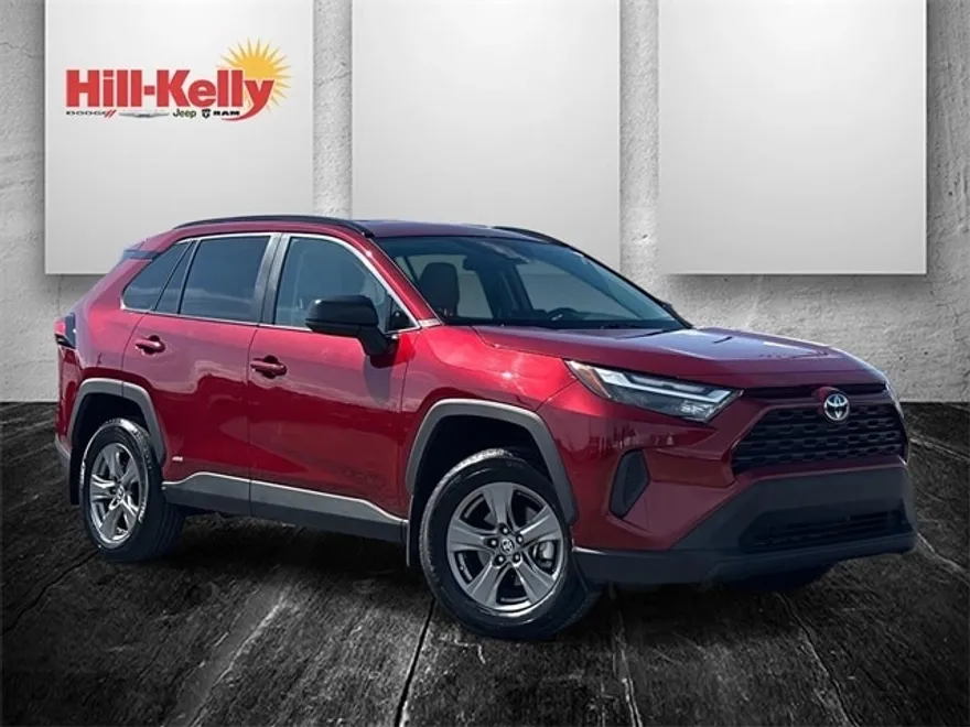 2024 Toyota RAV4 LE photo 1