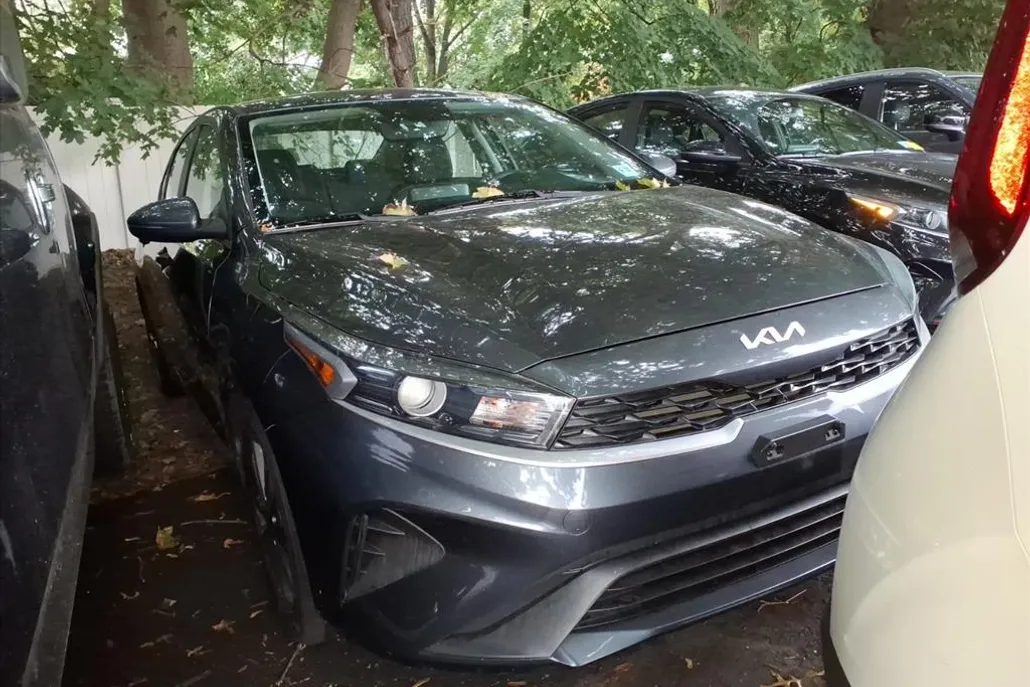 2023 Kia Forte LX photo 1