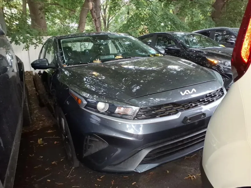 2023 Kia Forte LX photo 1