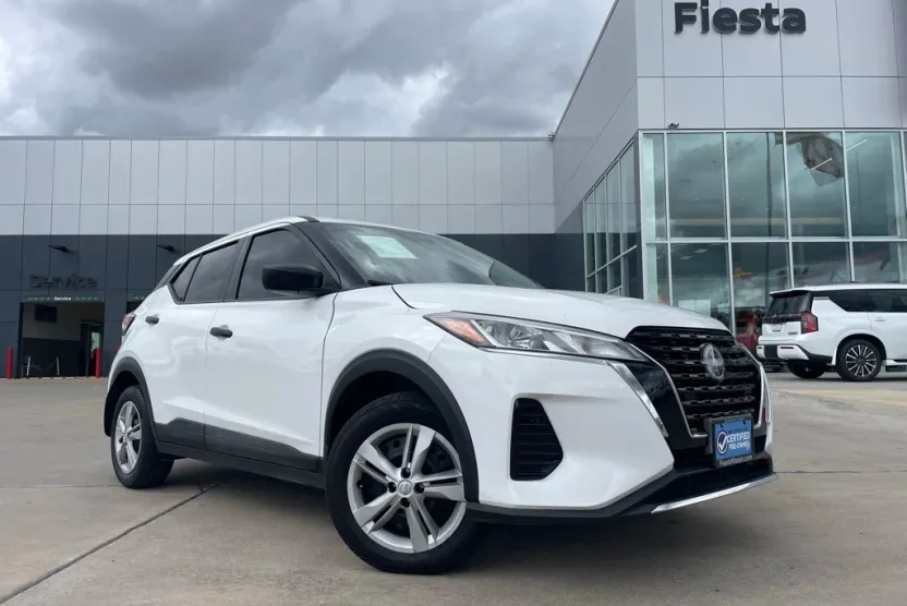 2022 Nissan Kicks S photo 1