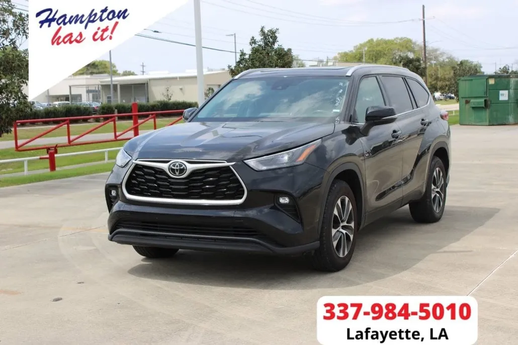 2022 Toyota Highlander XLE photo 1