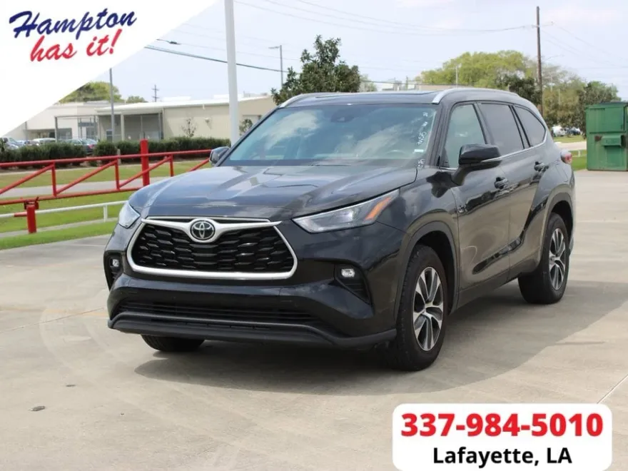 2022 Toyota Highlander XLE photo 1