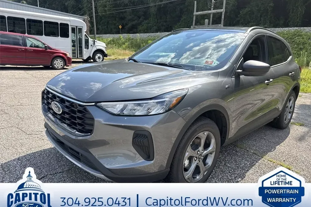 2025 Ford Escape ST-Line photo 1