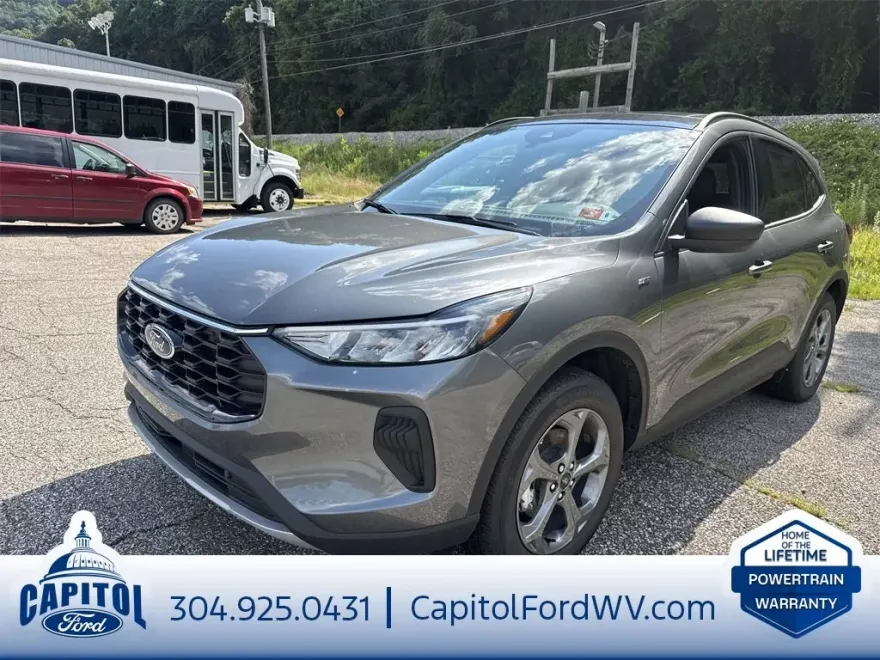 2025 Ford Escape ST-Line photo 1