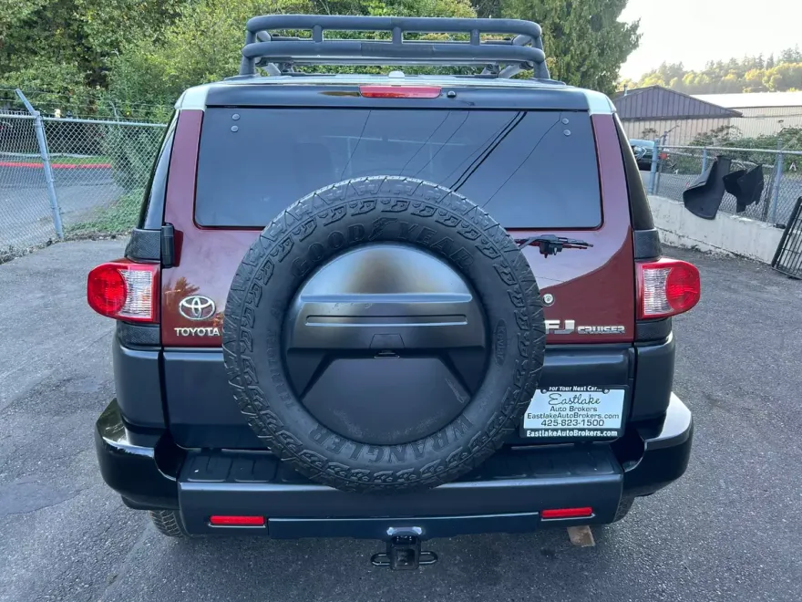 2011 Toyota FJ Cruiser Base photo 1