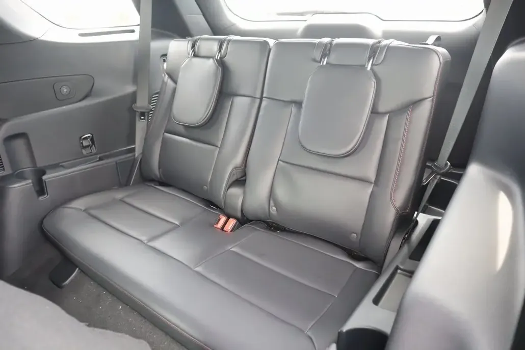 2025 Ford Explorer ST photo 1