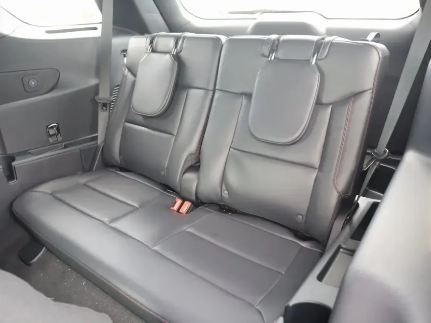 2025 Ford Explorer ST photo 1