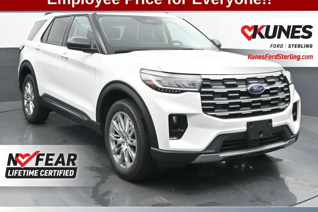 2025 Ford Explorer photo 1