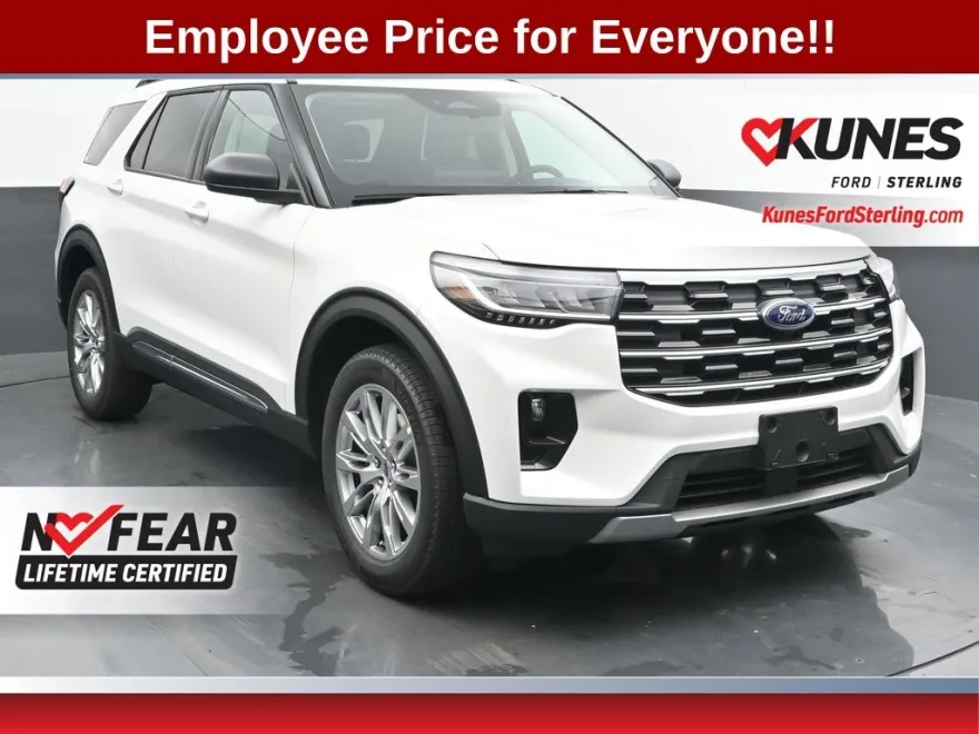 2025 Ford Explorer photo 1