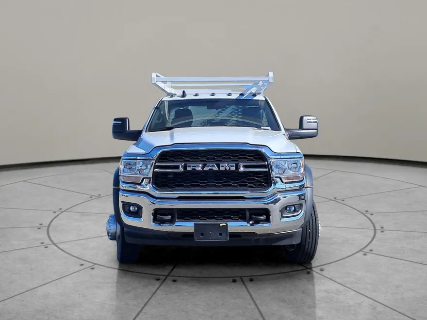 2024 Ram 5500 Tradesman photo 1