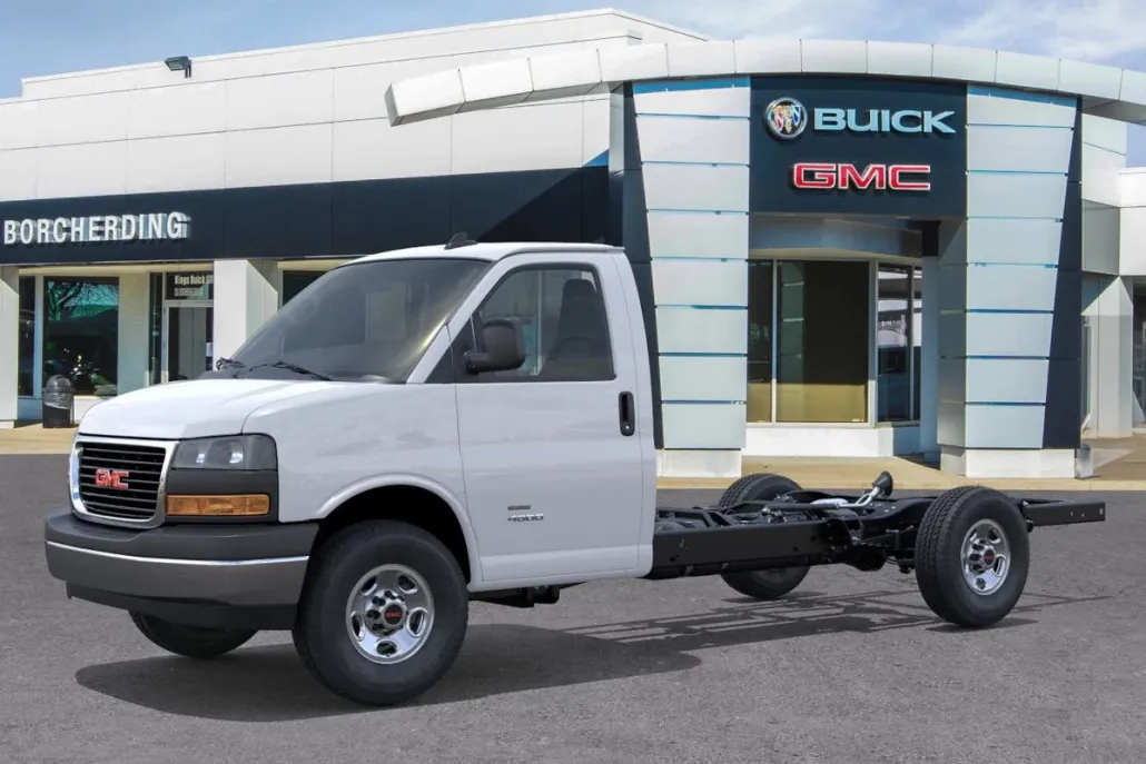 2025 Gmc Savana Cutaway 3500 photo 1