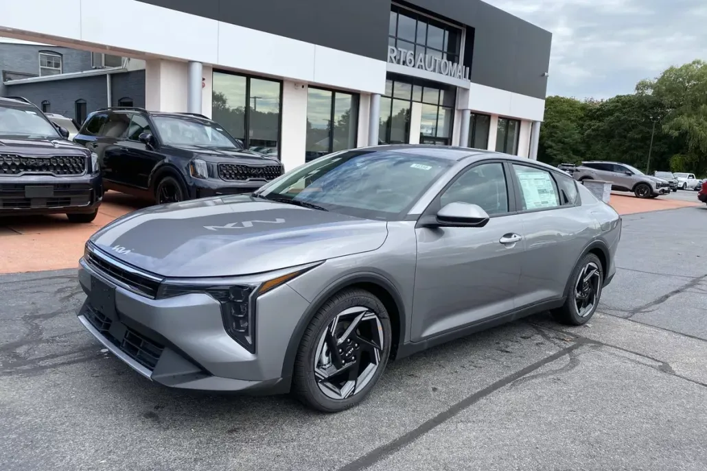 2025 Kia K4 EX photo 1