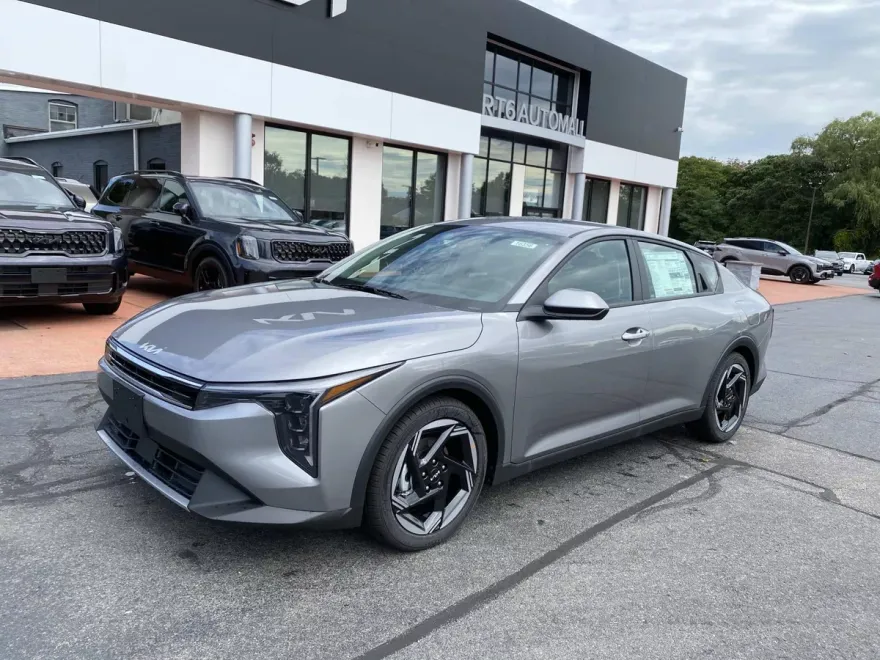 2025 Kia K4 EX photo 1