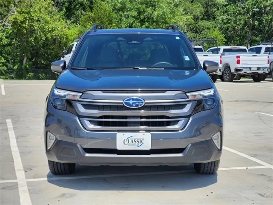 2025 Subaru Forester Premium photo 1