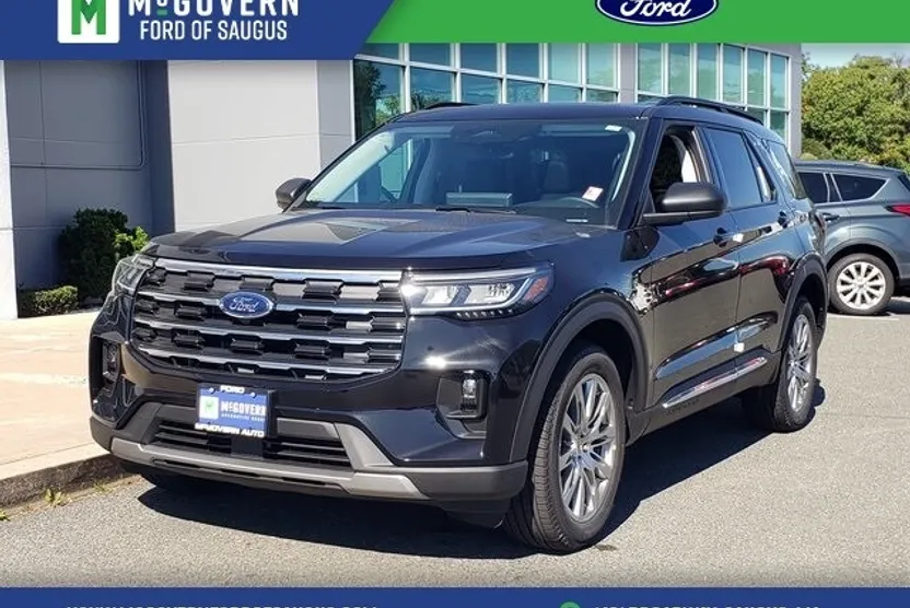 2025 Ford Explorer photo 1