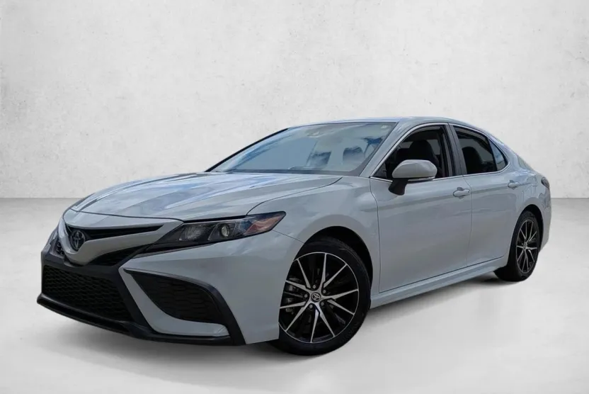 2024 Toyota Camry SE photo 1