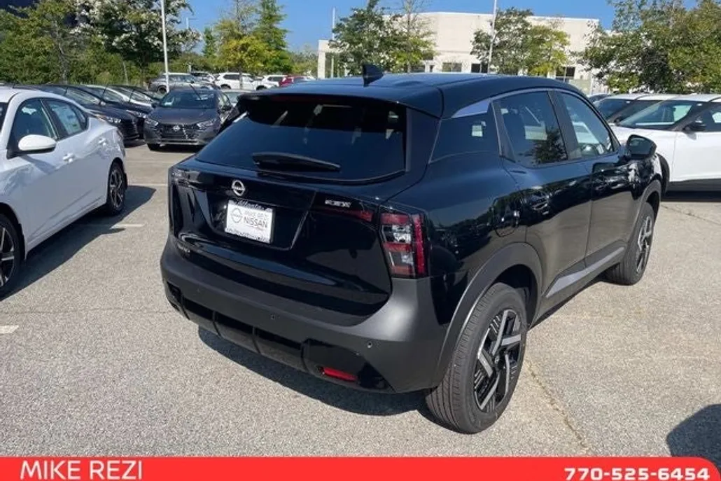 2025 Nissan Kicks SV photo 1