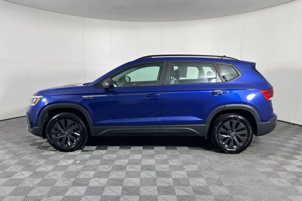 2024 Volkswagen Taos S photo 1