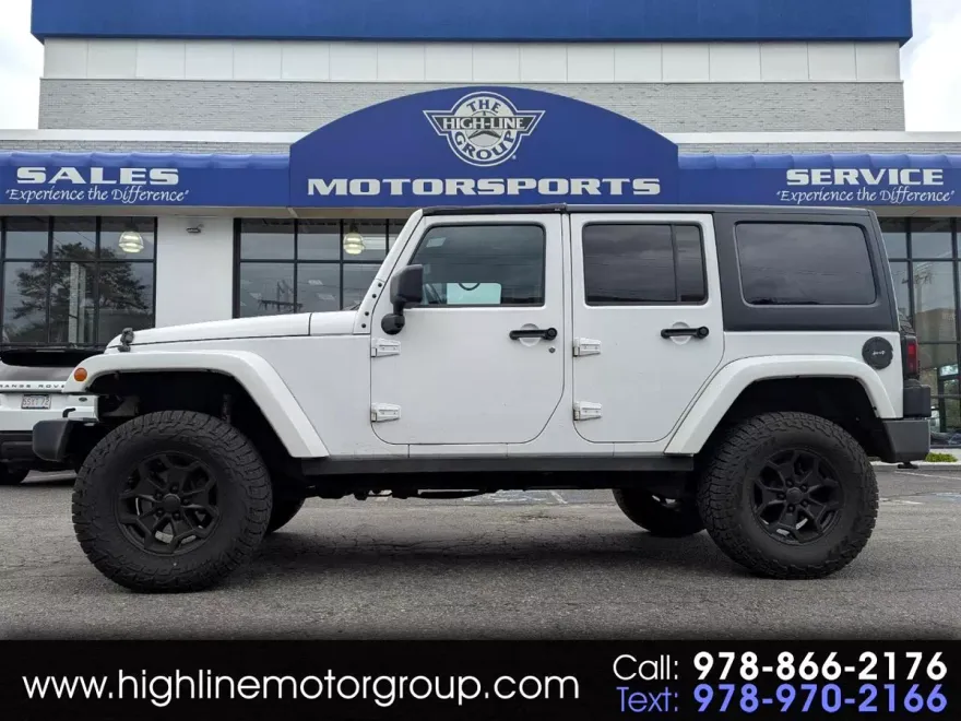 2015 Jeep Wrangler Unlimited Sahara photo 1