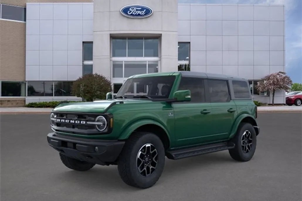 2025 Ford Bronco Outer Banks photo 1