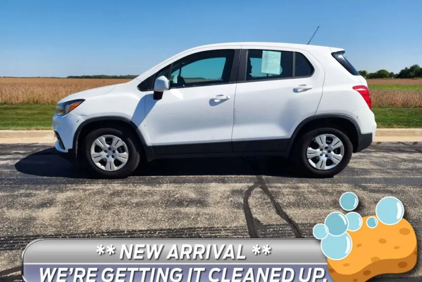 2019 Chevrolet Trax LS photo 1