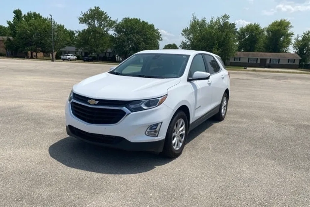 2021 Chevrolet Equinox LT photo 1