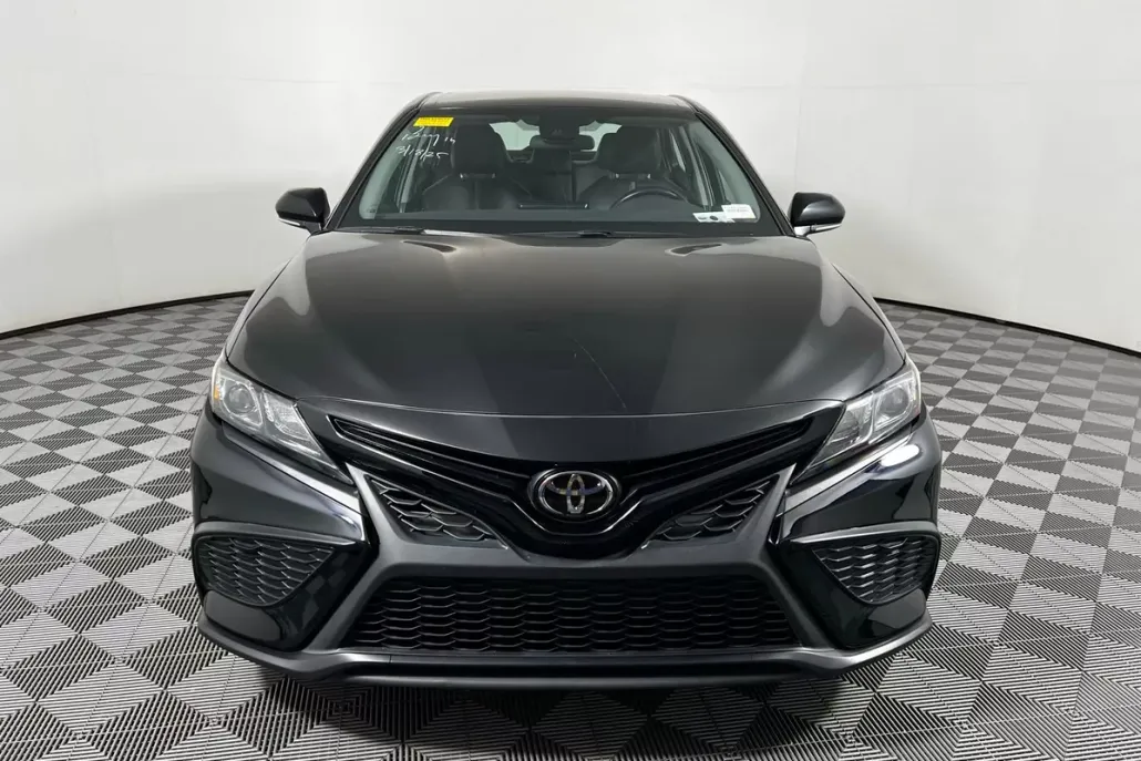 2024 Toyota Camry SE photo 1