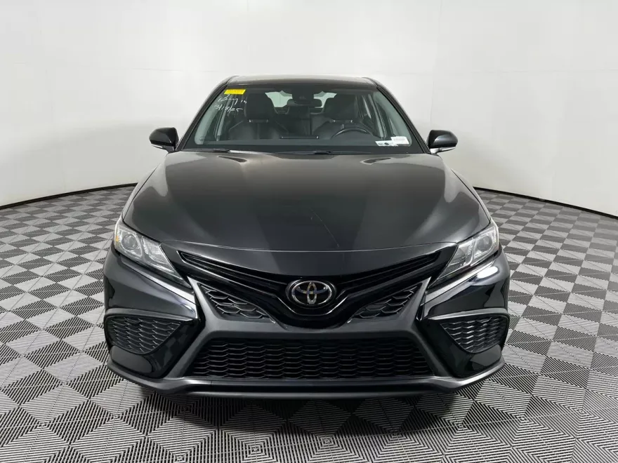 2024 Toyota Camry SE photo 1