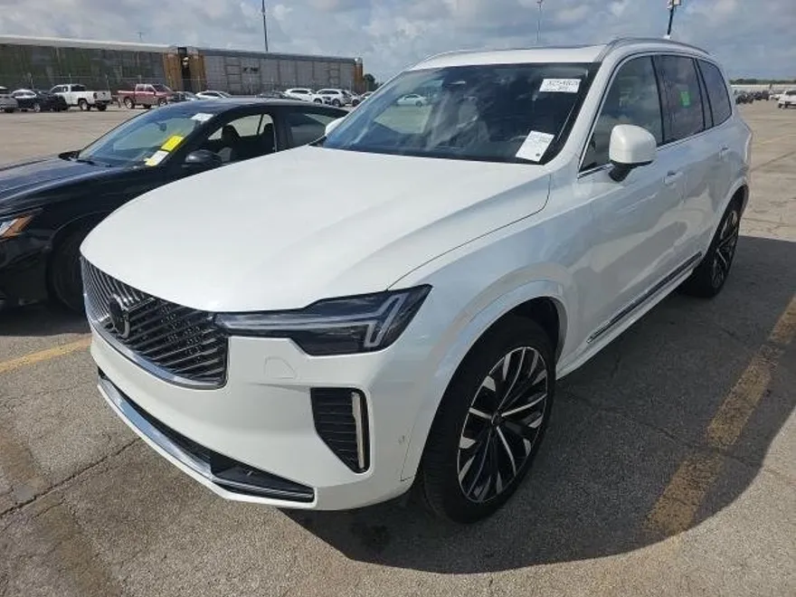2025 Volvo XC90 Plus photo 1