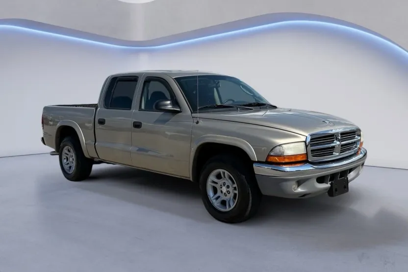2004 Dodge Dakota Quad Cab SLT photo 1