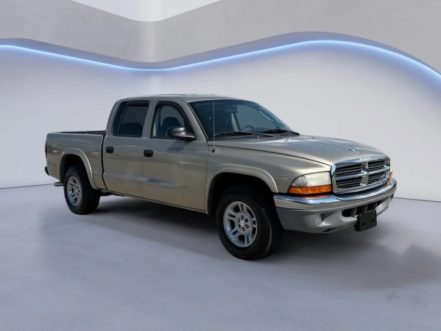 2004 Dodge Dakota Quad Cab SLT photo 1
