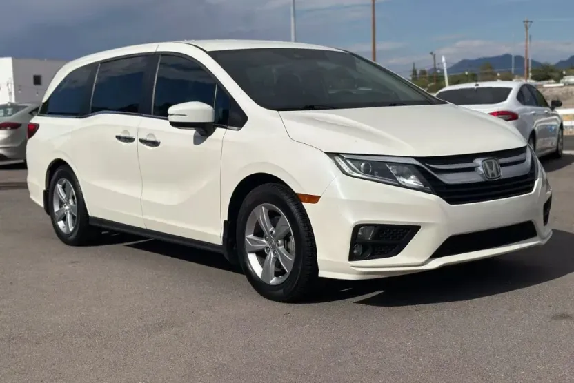 2019 Honda Odyssey EX photo 1