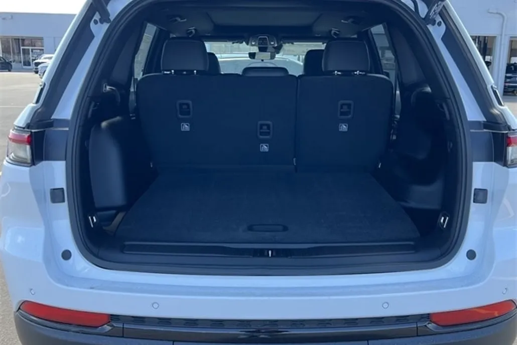 2025 Jeep Grand Cherokee Limited photo 1