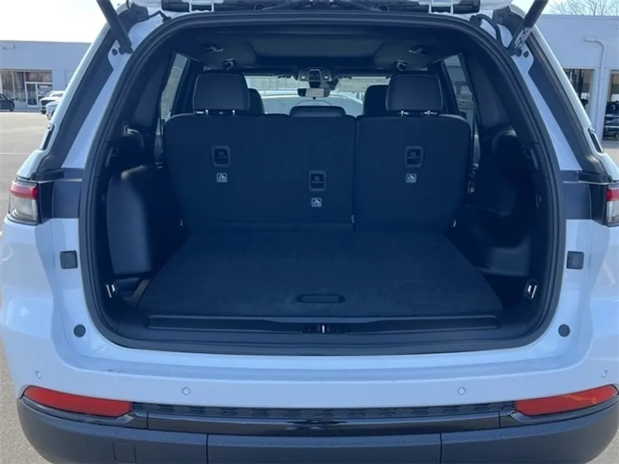 2025 Jeep Grand Cherokee Limited photo 1