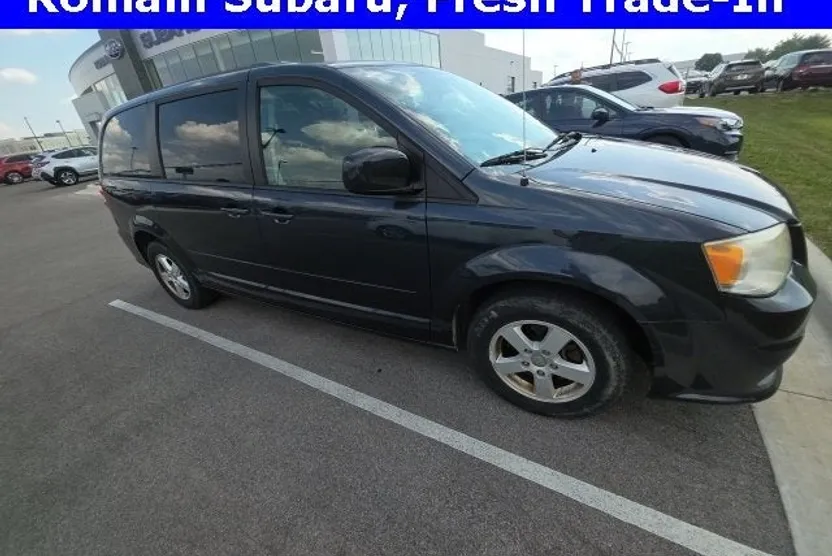 2013 Dodge Grand Caravan SXT photo 1