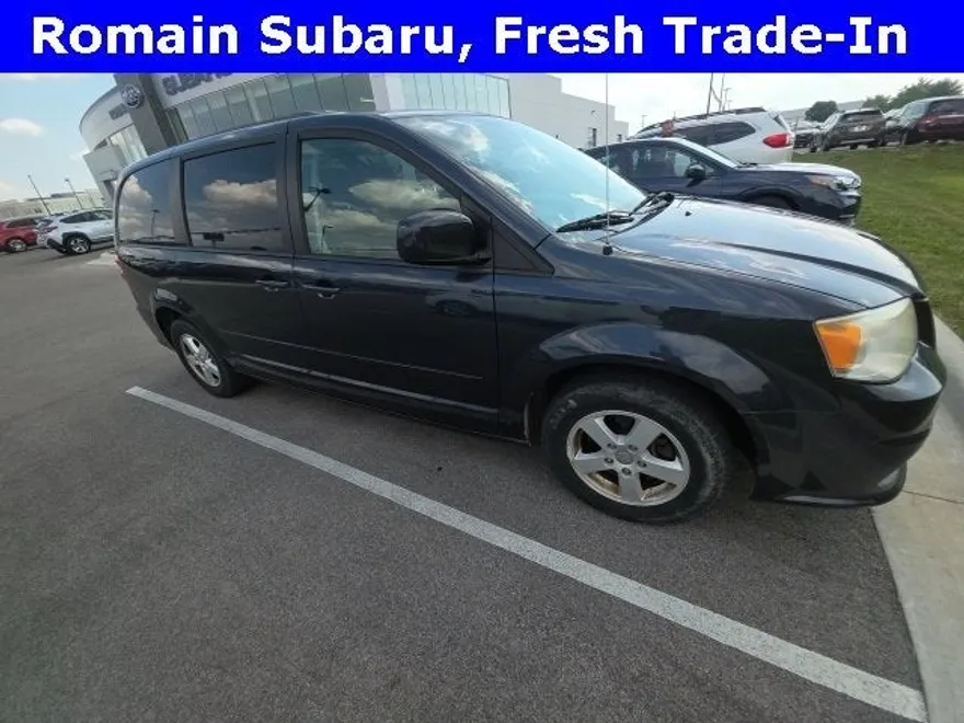 2013 Dodge Grand Caravan SXT photo 1