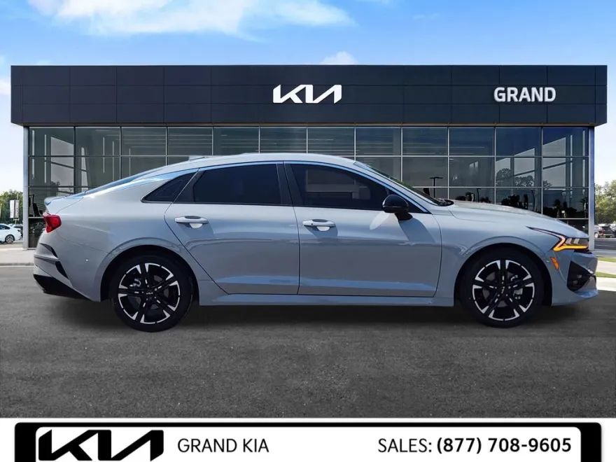 2024 Kia K5 GT-Line photo 1