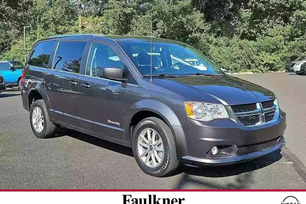 2019 Dodge Grand Caravan SXT photo 1