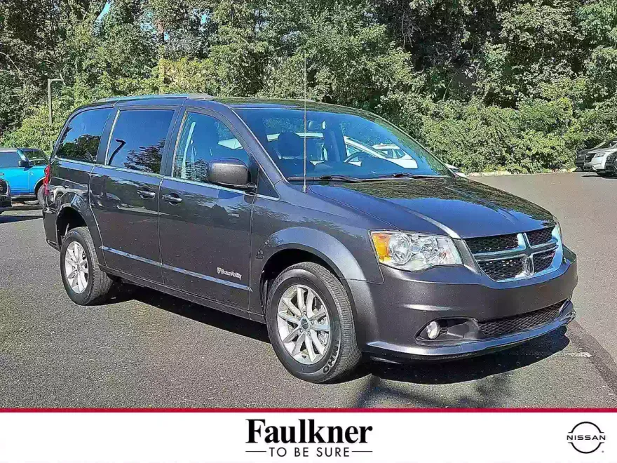 2019 Dodge Grand Caravan SXT photo 1